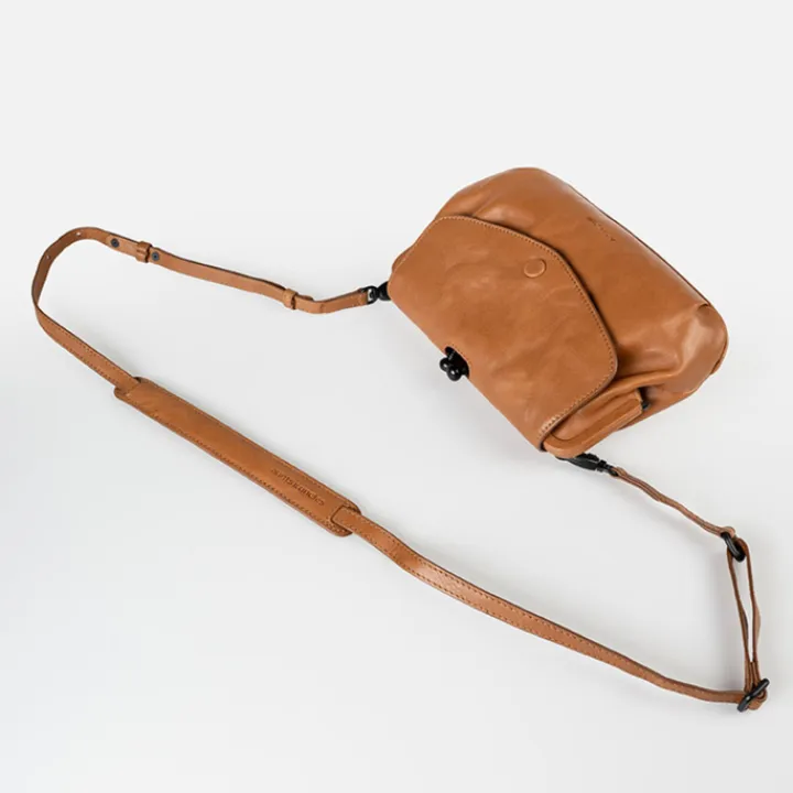Crossbody|Clutches>Aunts & Uncles Grandma's Luxury Club Mrs. Madeline Crossbody caramel