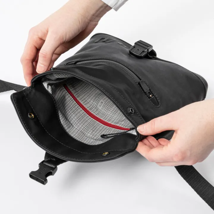 Heuptassen|Crossbody>Aunts & Uncles Japan Tsu Waistbag black