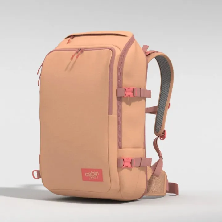 Grote Rugzakken|Daypack>CabinZero Adventure Pro 42L Cabin Backpack sunny day