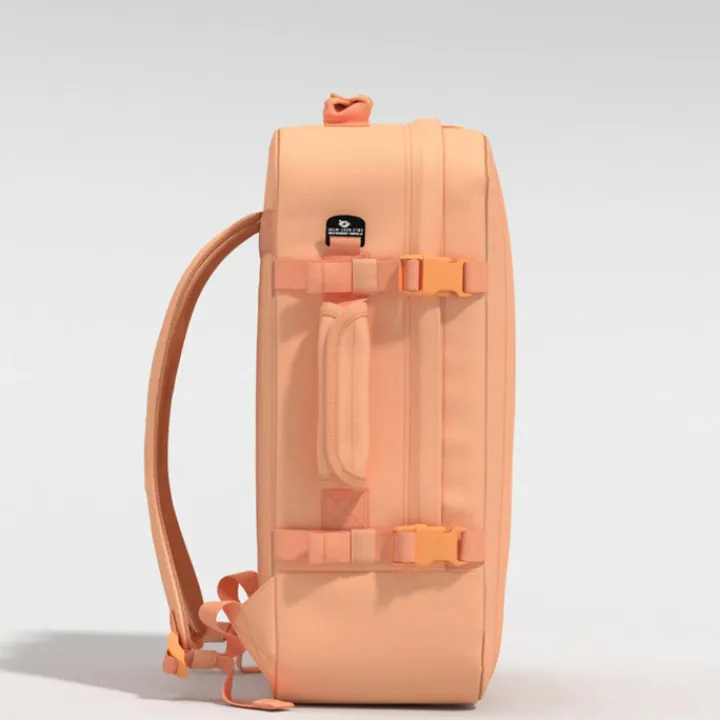 Grote Rugzakken|Daypack>CabinZero Classic 44L Ultra Light Cabin Bag sunny day