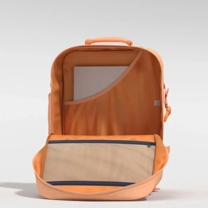 Grote Rugzakken|Daypack>CabinZero Classic 44L Ultra Light Cabin Bag sunny day