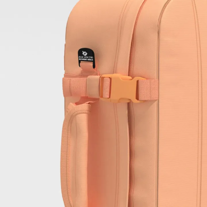 Grote Rugzakken|Daypack>CabinZero Classic 44L Ultra Light Cabin Bag sunny day