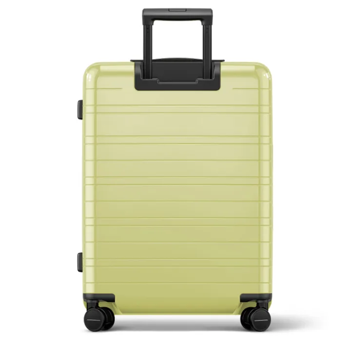 Harde Koffers|Reiskoffers>Horizn Studios H6 Essential Check-In Trolley M glossy dusk yellow