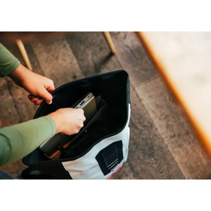 Fietsrugzakken|15 Inch Laptoptassen>Ortlieb Velocity Design Rider Resilience 23L white-black