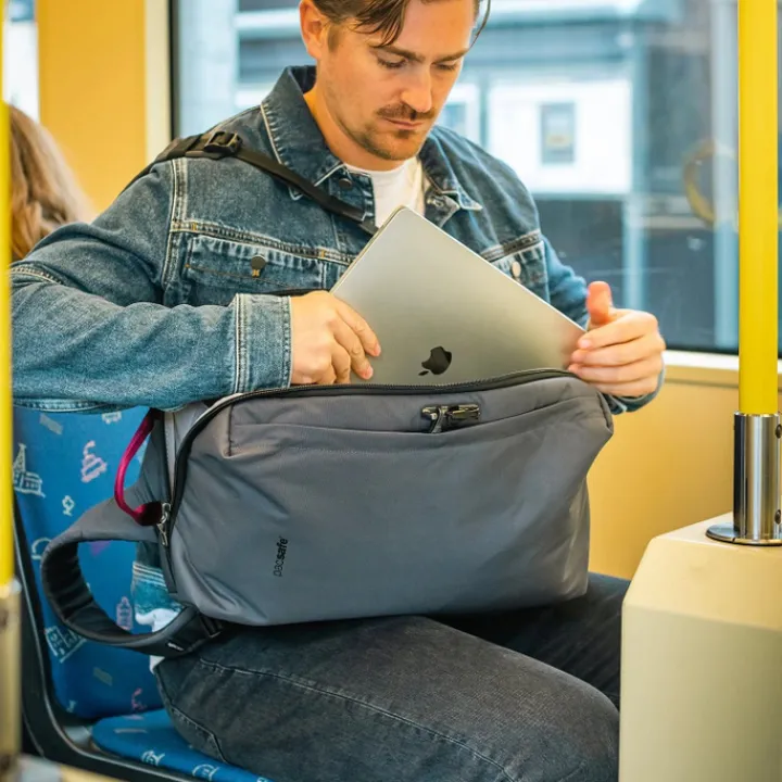 Kleine Rugzakken|Heren Rugzakken>Pacsafe Metrosafe X 16" Commuter Backpack black