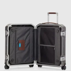 Transavia Trolleys|Ryanair Trolleys><noscript><img width=