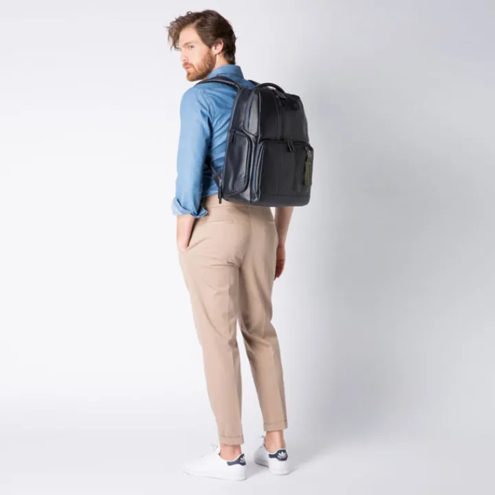 15.6 Inch Laptoptassen|Laptop Rugzakken>Piquadro Urban Fast-check PC Backpack with iPad Compartment black