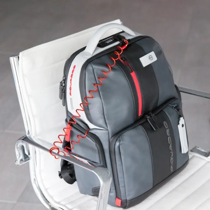 15.6 Inch Laptoptassen|Leren Laptoptassen>Piquadro Urban PC and iPad Backpack with Anti theft cable grey black