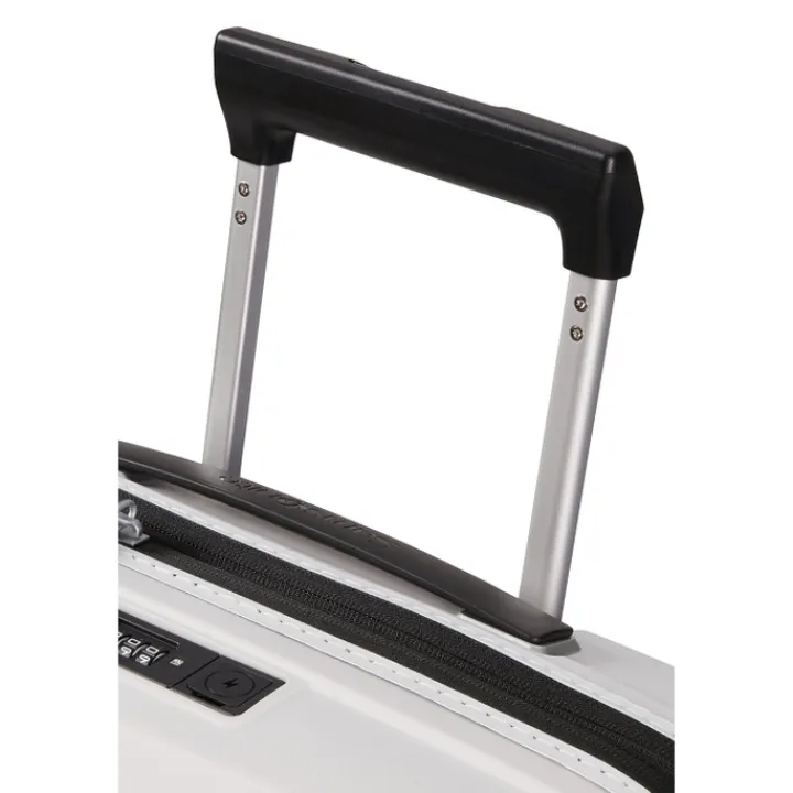Transavia Trolleys|Ryanair Trolleys>Samsonite Upscape Spinner 55 Exp cloud white