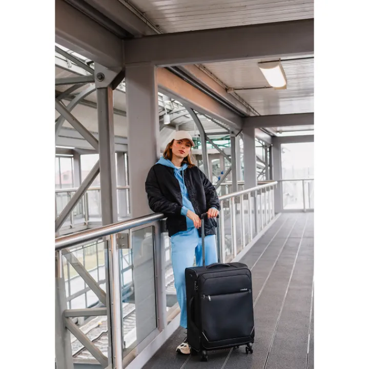 Reistrolleys|Reiskoffers>Travelbags The Base Soft Trolley 68 black