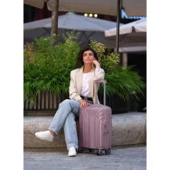 Reistrolleys|Reiskoffers>Travelite Elvaa 4 Wiel Trolley M Expandable rosé