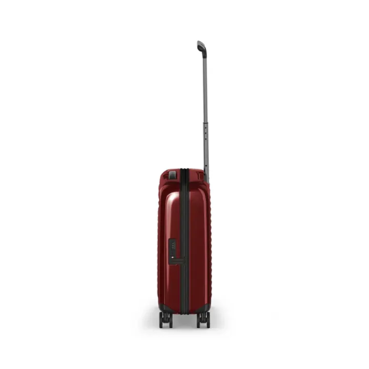 Transavia Trolleys|Ryanair Trolleys>Victorinox Airox Global Hardside Carry-On red