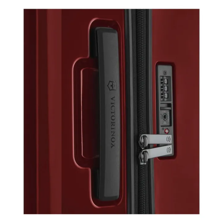Lichtgewicht Koffers|Harde Koffers>Victorinox Airox Medium Hardside Case red